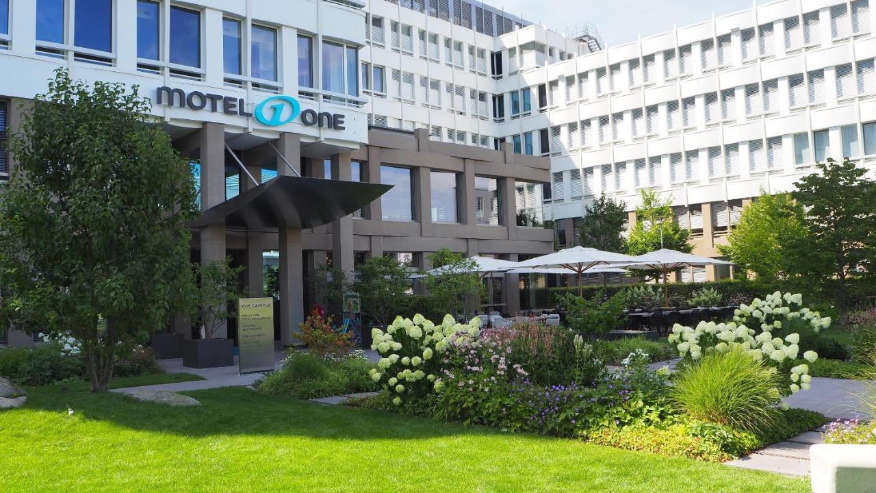 Motel One Muenchen-Campus Hotel 3*