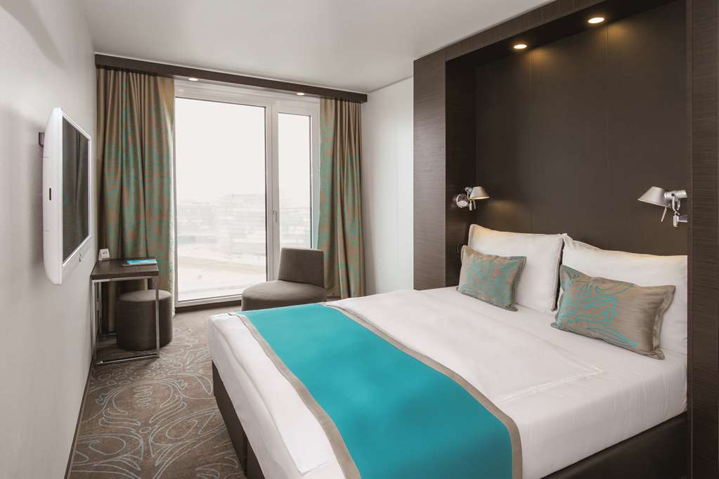 Motel One Muenchen-Campus Hotel 3*