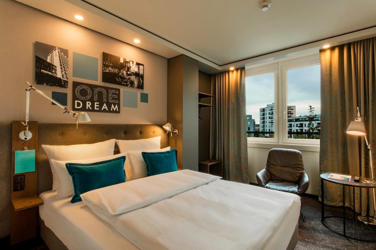 Hotel One München-campus 3*